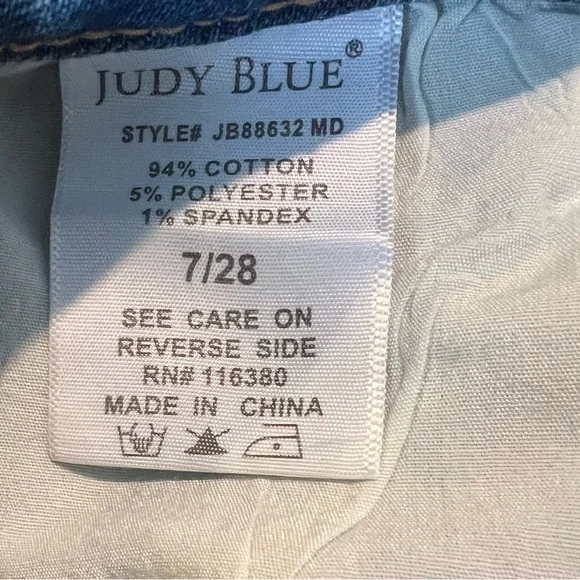 Judy Blue Distressed Bootcut Jeans-NWOT - Picture 6 of 6